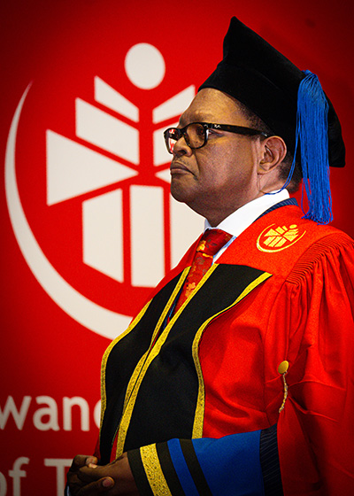 Dr Makwana logo